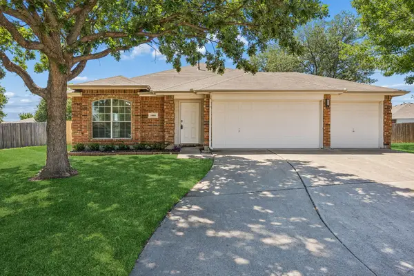 1001 Crane Circle, Saginaw, TX 76131