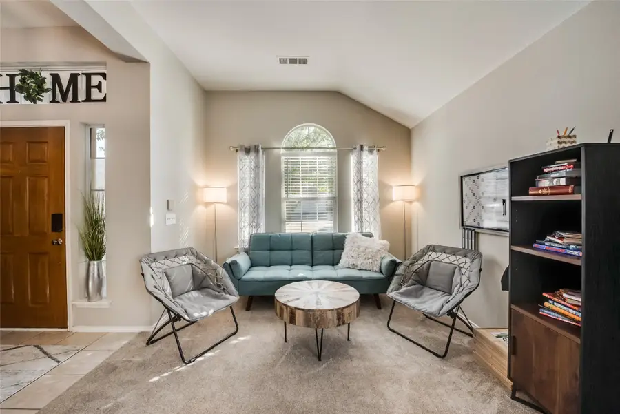 2732 Excalibur Drive, Grand Prairie, TX 75052 - #2
