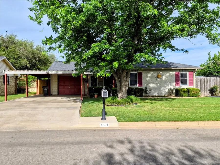 191 Hampton Street, Graham, TX 76450 - #2