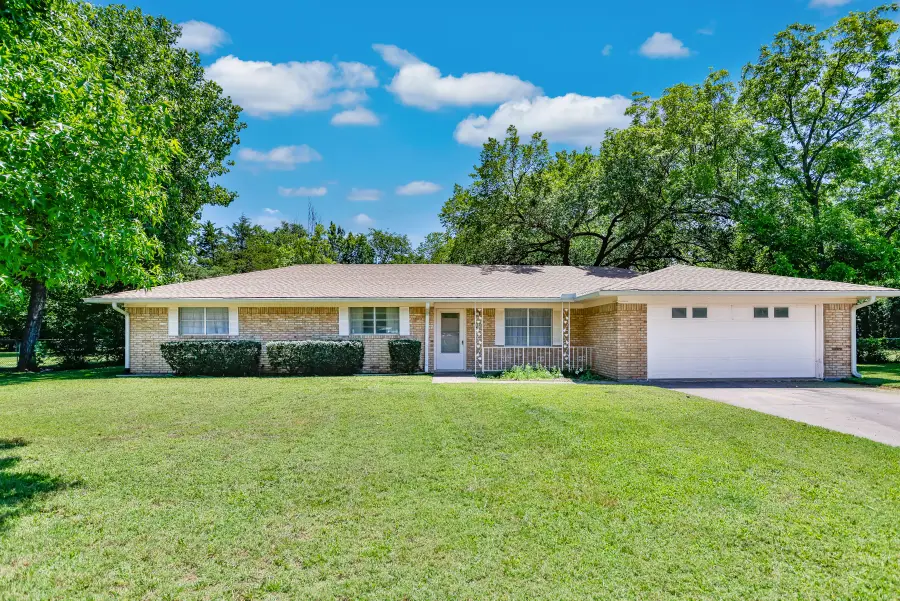 1904 Cypress Court, Gainesville, TX 76240 - #2