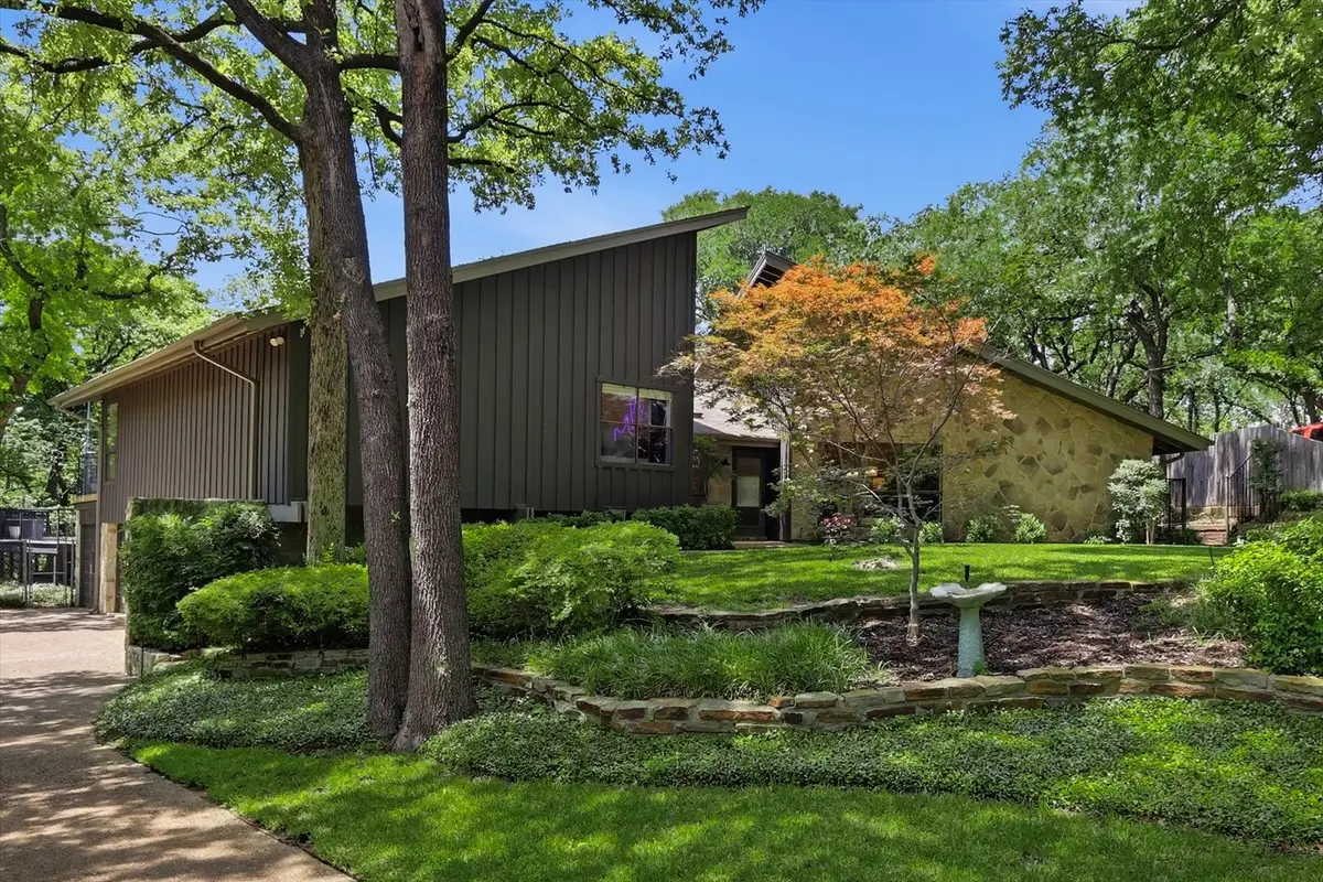 5 Country Place Circle, Dalworthington Gardens, TX 76016 - #1