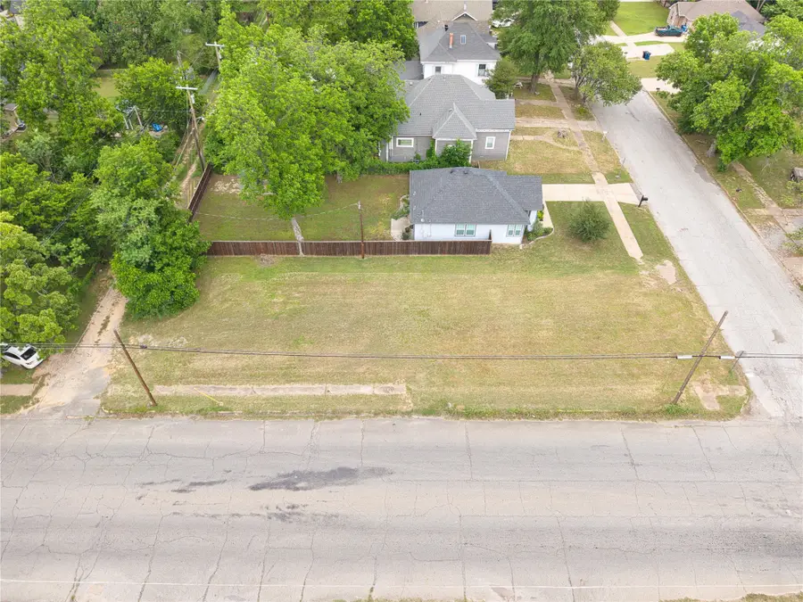 930 S Mirick Avenue, Denison, TX 75020 - #3