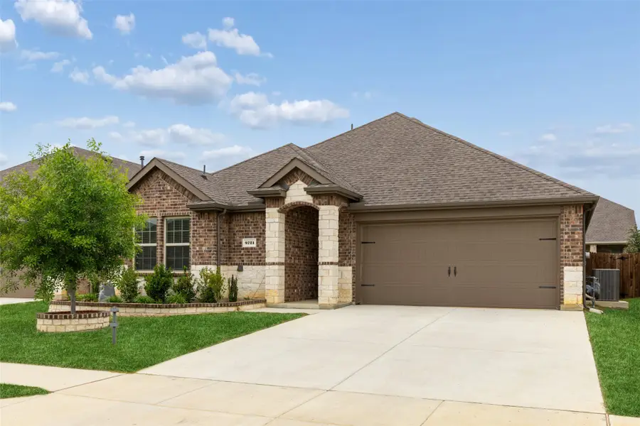 9721 Daisy Mae Lane, Aubrey, TX 76227 - #2