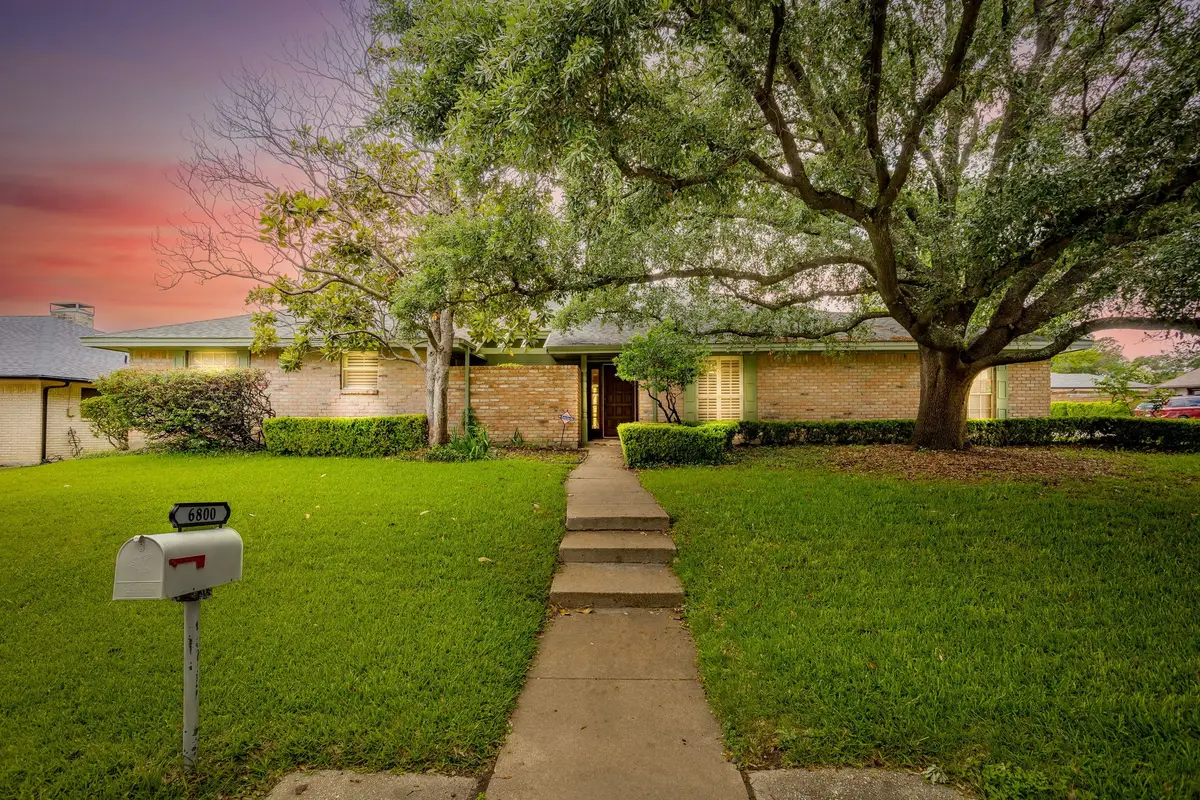 6800 Kingswood Drive, Fort Worth, TX 76133 - #1