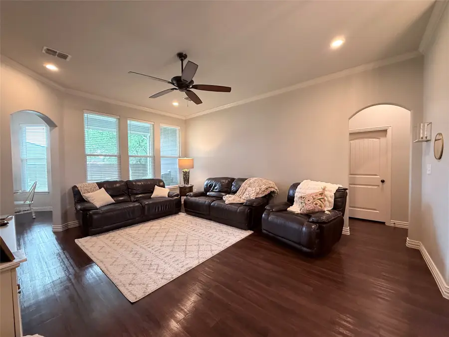 718 E Walcott Street, Pilot Point, TX 76258 - #3