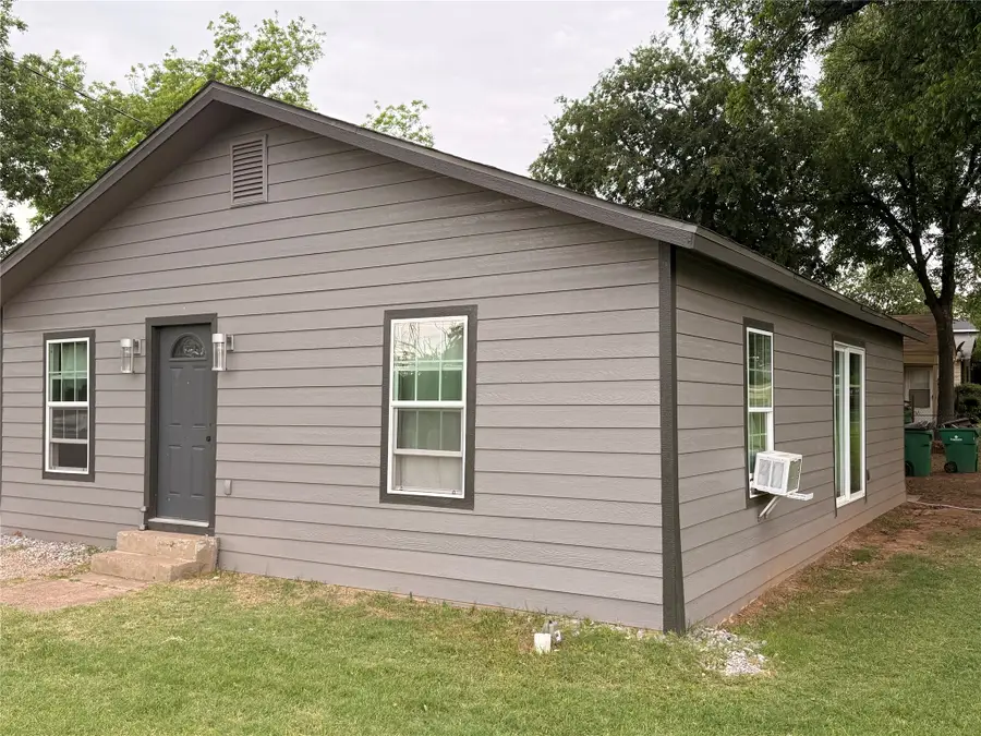 510 N Pacific Avenue, Iowa Park, TX 76367 - #2