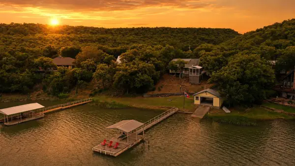 1798 S Lakeview Drive, Gordon, TX 76453