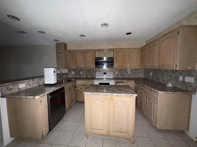 9124 Timber Oaks Drive, Fort Worth, TX 76179 - #2