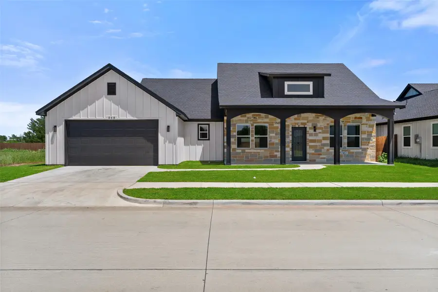 568 Highview Court, Godley, TX 76134 - #2