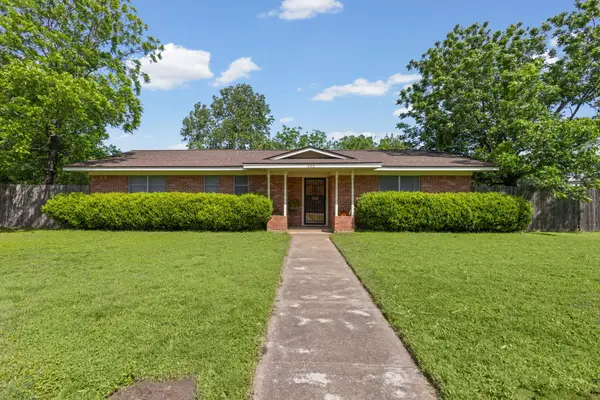 203 Randy Drive, Woodway, TX 76712
