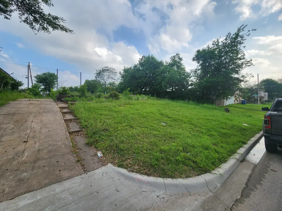 1802 Sutter Street, Dallas, TX 75216 - #2