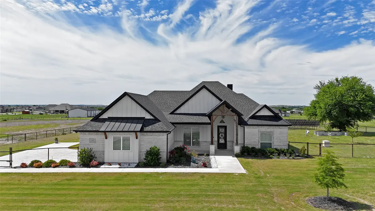 138 Chisos Drive, Decatur, TX 76234 - #1
