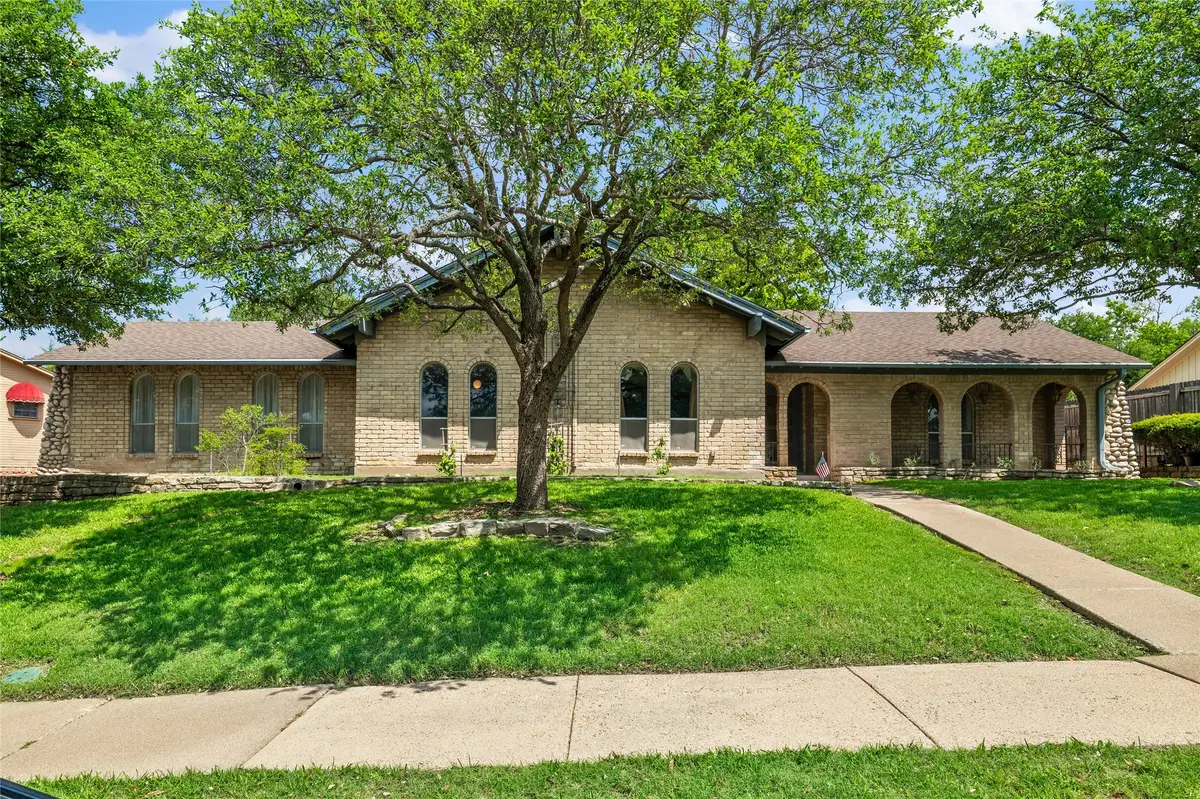 3405 Country Club Road, Pantego, TX 76013 - #1