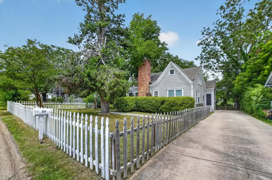 504 W Grove Street, Kaufman, TX 75142 - #2
