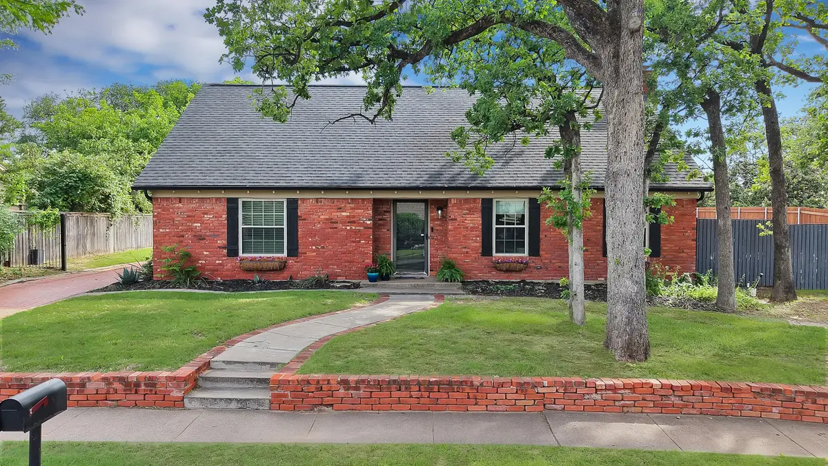 1710 Hilltop Lane, Pantego, TX 76013 - #1