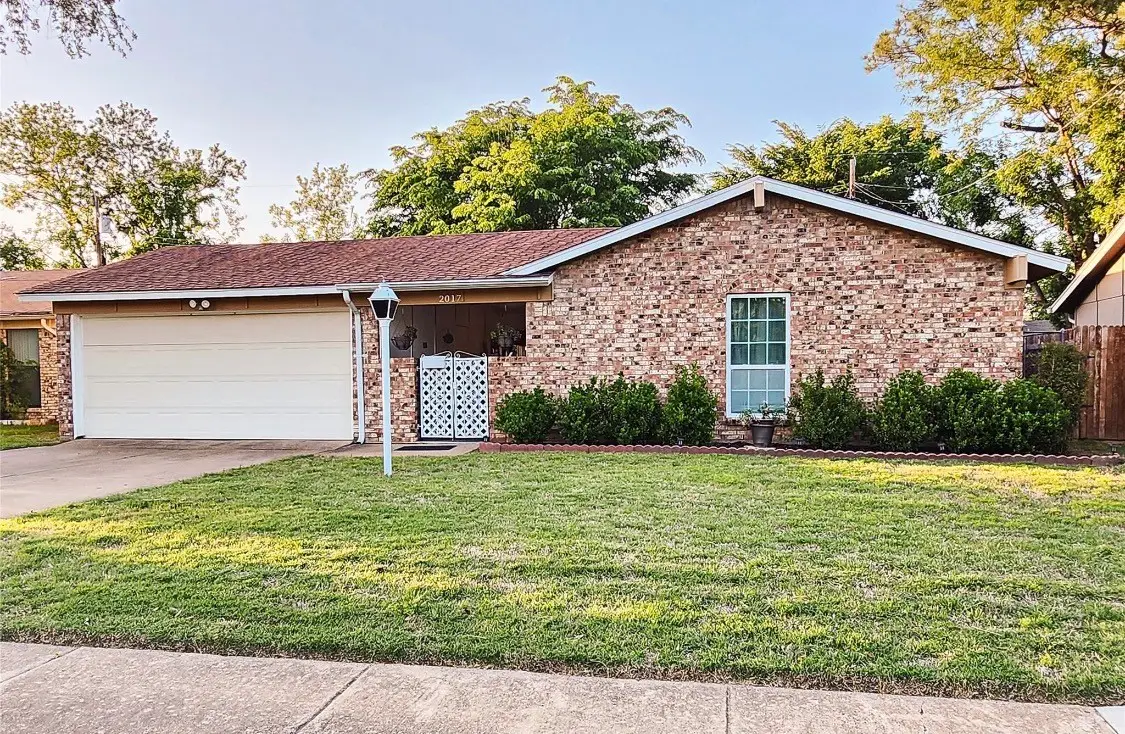 2017 Meadow Glen, Irving, TX 75060 - #1