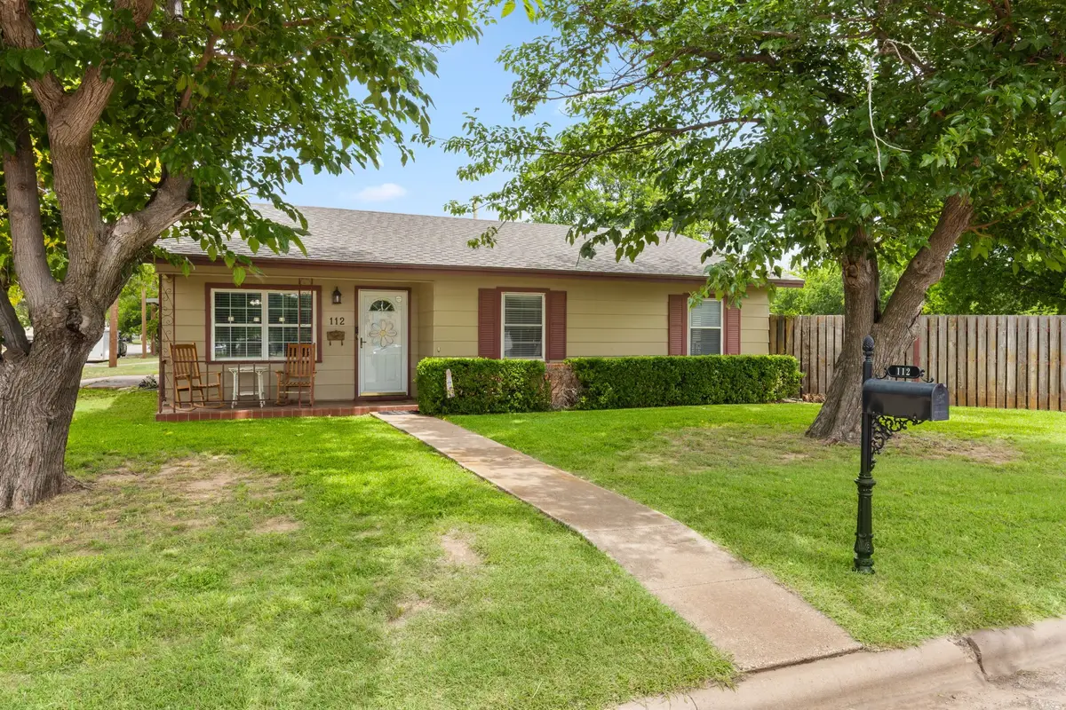 112 W Oak Street, Olney, TX 76374 - #1