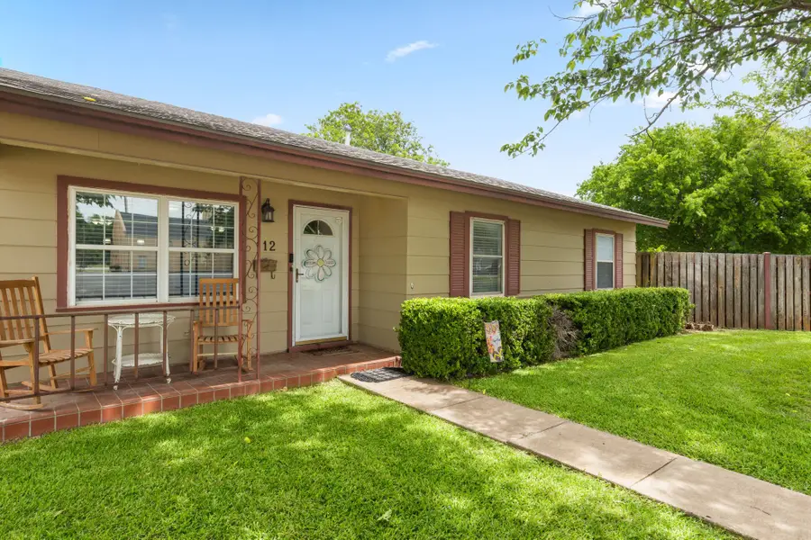 112 W Oak Street, Olney, TX 76374 - #2