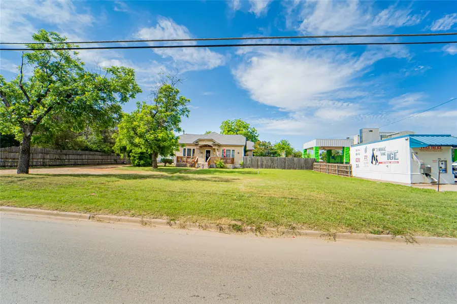 1404 W Walker Street, Breckenridge, TX 76424 - #3