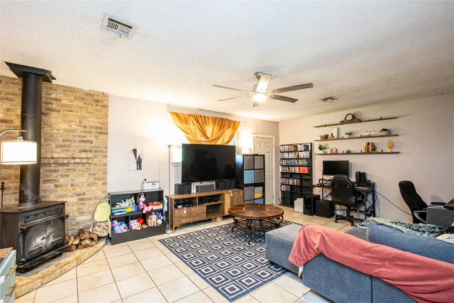 817 S Old Temple Road, Lorena, TX 76655 - #2