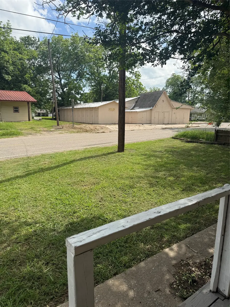 1006 Bishop Street, Commerce, TX 75428 - #3