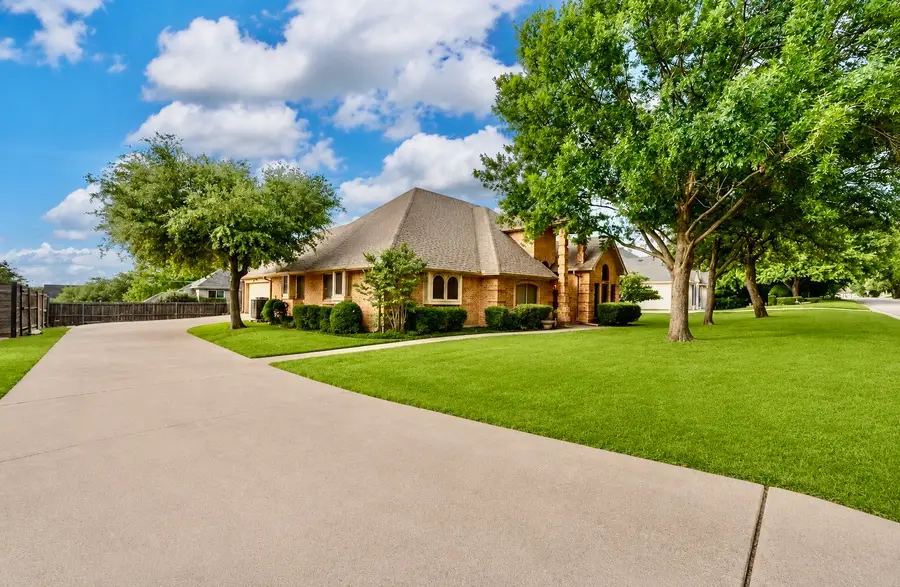413 Lincoln Oaks Drive, Burleson, TX 76028 - #2