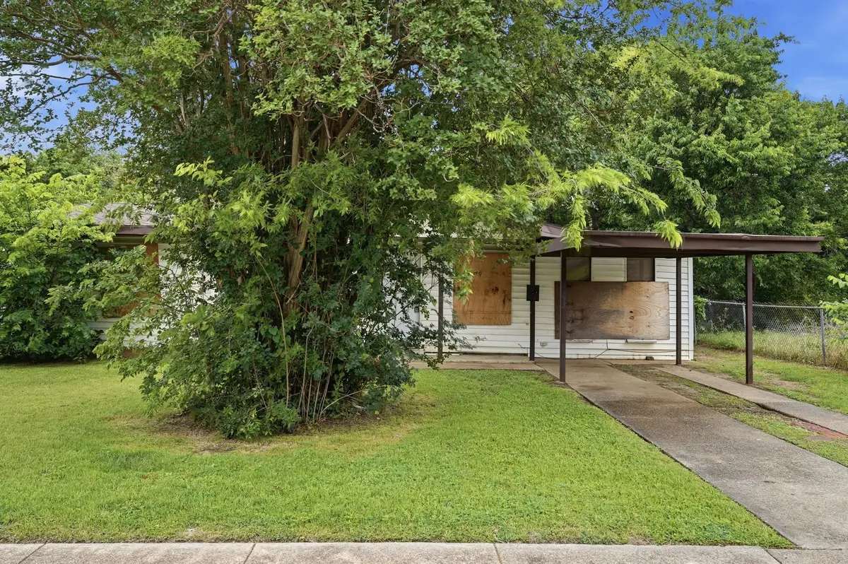 3408 S Hughes Avenue, Fort Worth, TX 76119 - #1
