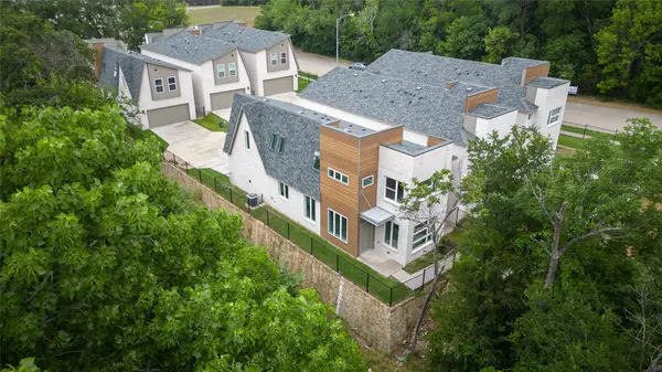 321 Oakbend Drive, Lewisville, TX 75067