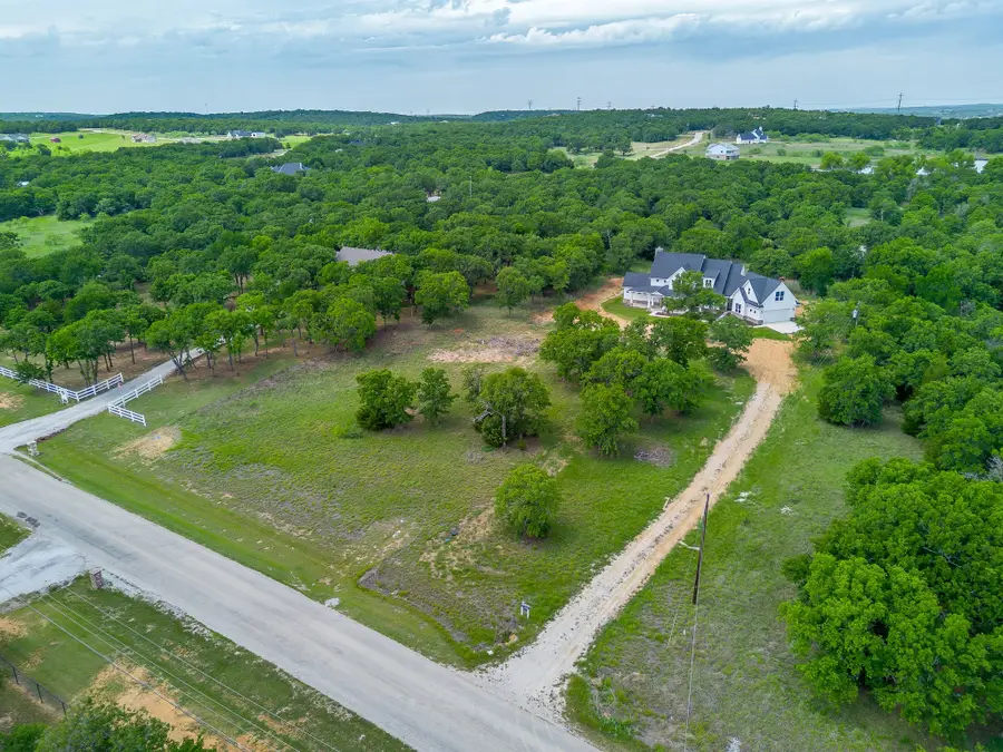 247 Silver Lakes Drive, Sunset, TX 76270 - #2