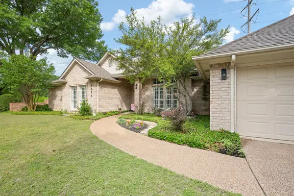 6628 Westmoor Lane, Benbrook, TX 76132