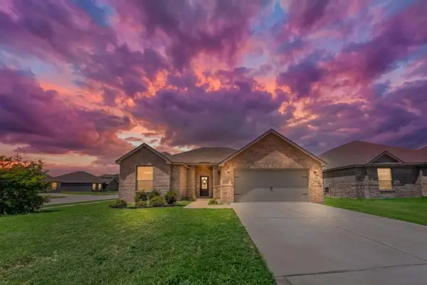 1056 Tumbleweed Trail, Crowley, TX 76036
