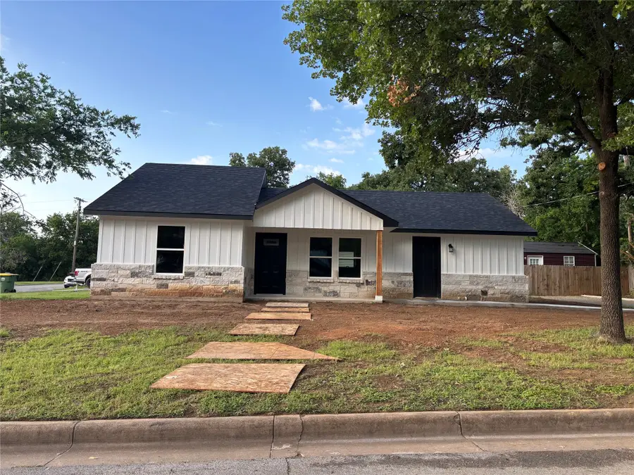 301 23rd Street, Mineral Wells, TX 76067 - #2