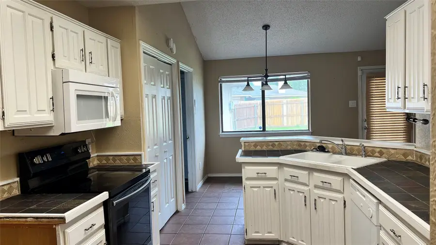 1725 Glencairn Lane, Lewisville, TX 75067 - #2