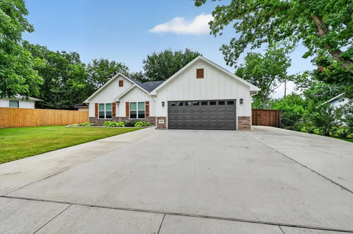1005 W Chambers Street, Cleburne, TX 76033 - #1