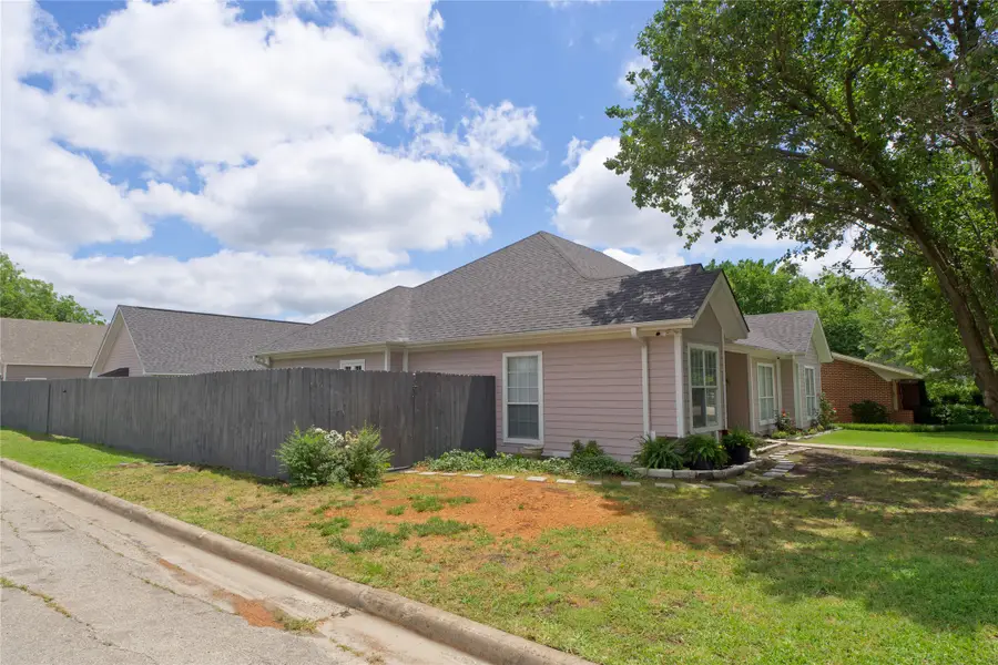 732 N Elm Street, Muenster, TX 76252 - #3