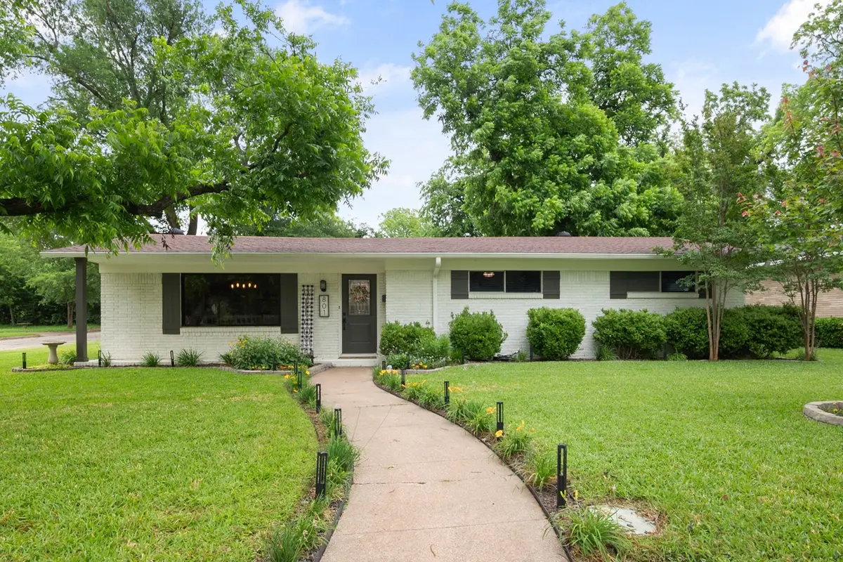 801 Waggoner Drive, Arlington, TX 76013 - #1