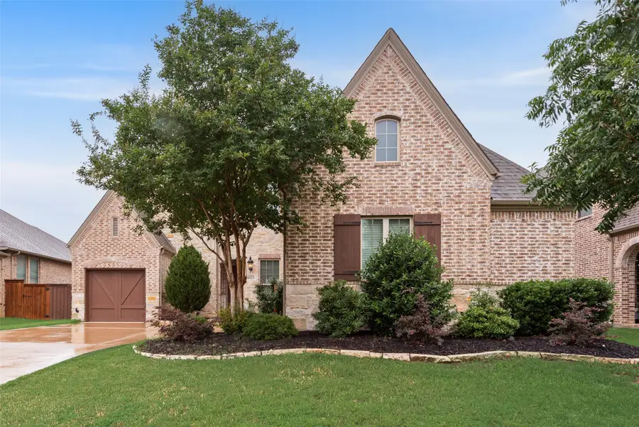 1025 W Bluff Way, Roanoke, TX 76262 - #2