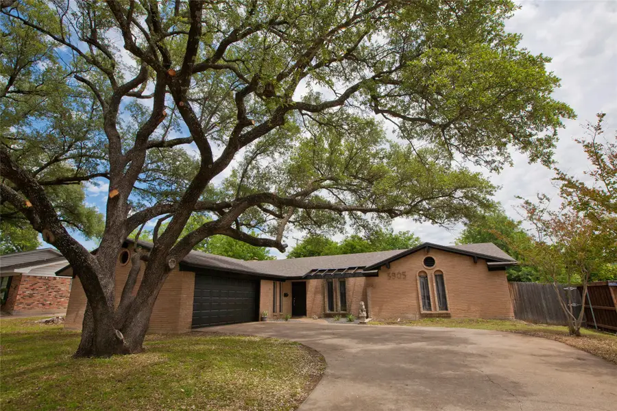 3905 Sundown Drive, Benbrook, TX 76116 - #2