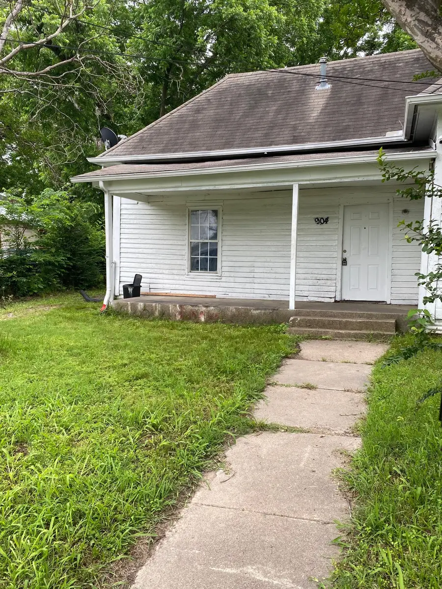 904 E College Street, Terrell, TX 75160 - #2