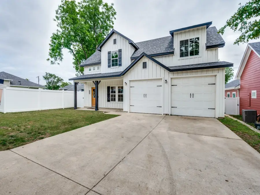 216 Wilson Street, Lake Dallas, TX 75065 - #2
