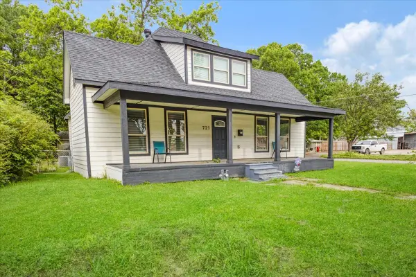 721 Maple Street, Bonham, TX 75418
