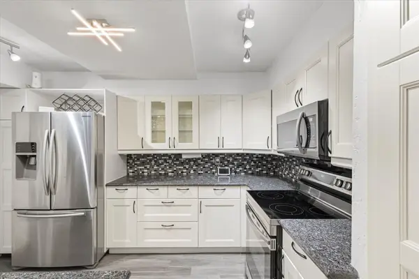 4 Oakbrook Drive, Lewisville, TX 75057