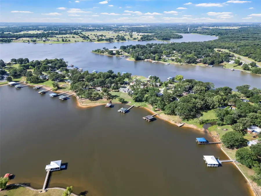 1805 Beavers Point, Bonham, TX 75418 - #3