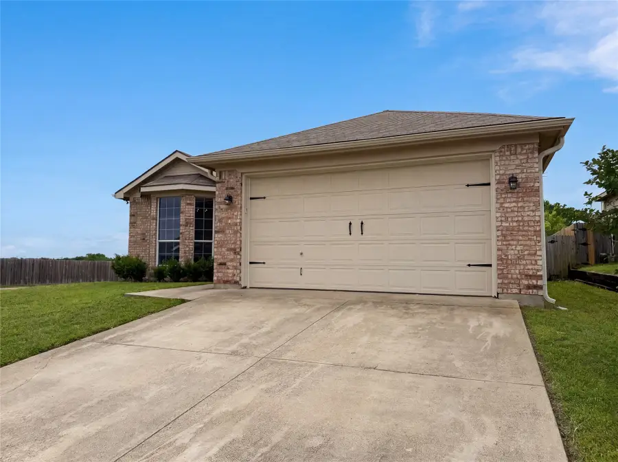 10001 Blue Bell Drive, Fort Worth, TX 76108 - #2