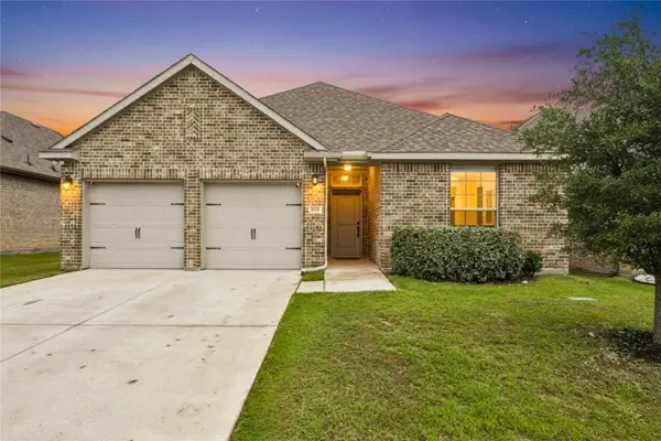 638 Hazeltine Road, Red Oak, TX 75154