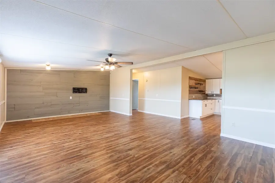 1107 Market Street, Tye, TX 79563 - #3