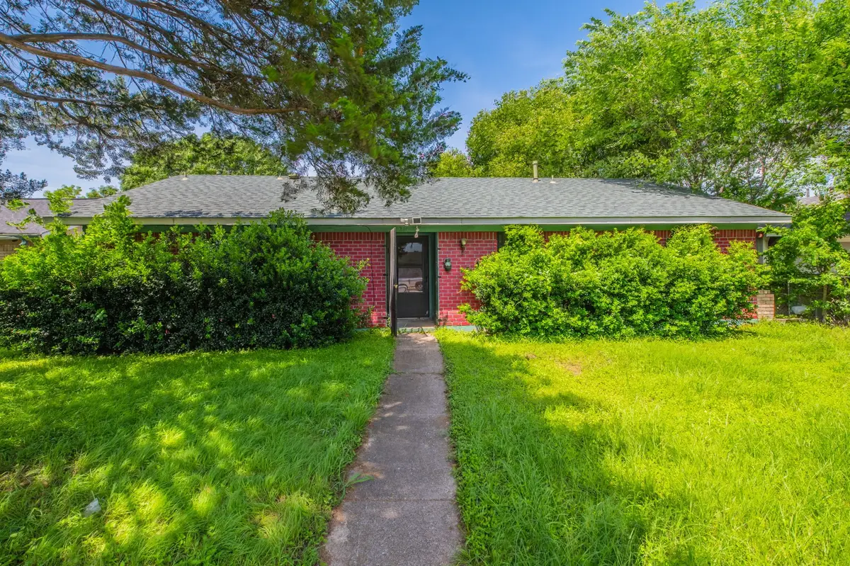 10431 Kinslow Drive, Dallas, TX 75217 - #1