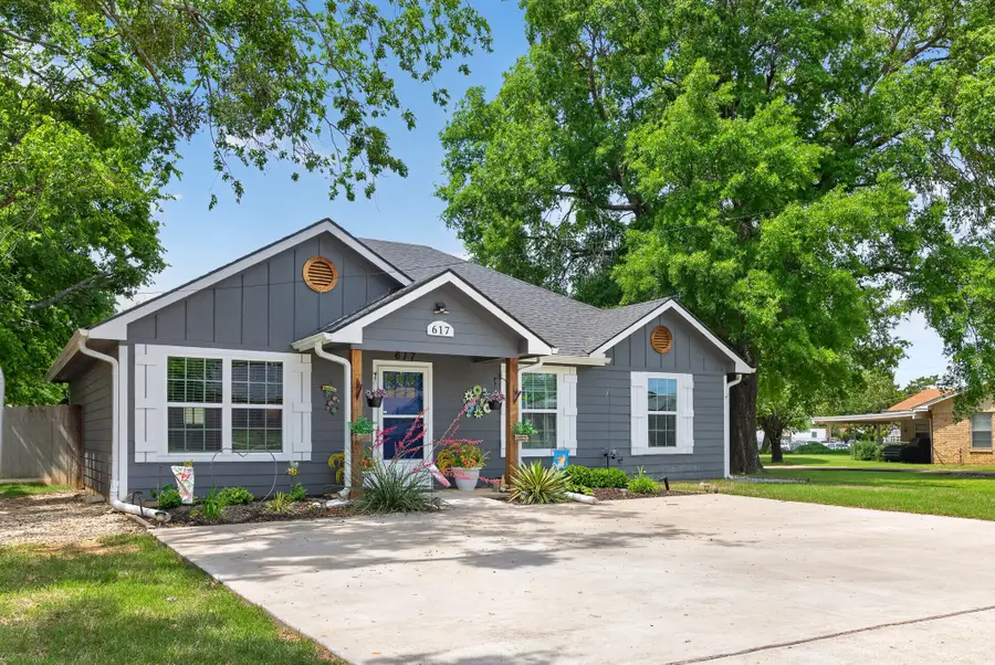 617 N Jordan Street, Whitesboro, TX 76273 - #3