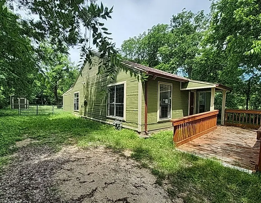 218 S Buffalo Avenue, Cleburne, TX 76033 - #2