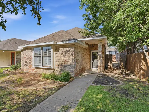 2044 Whippoorwill Lane, Carrollton, TX 75006